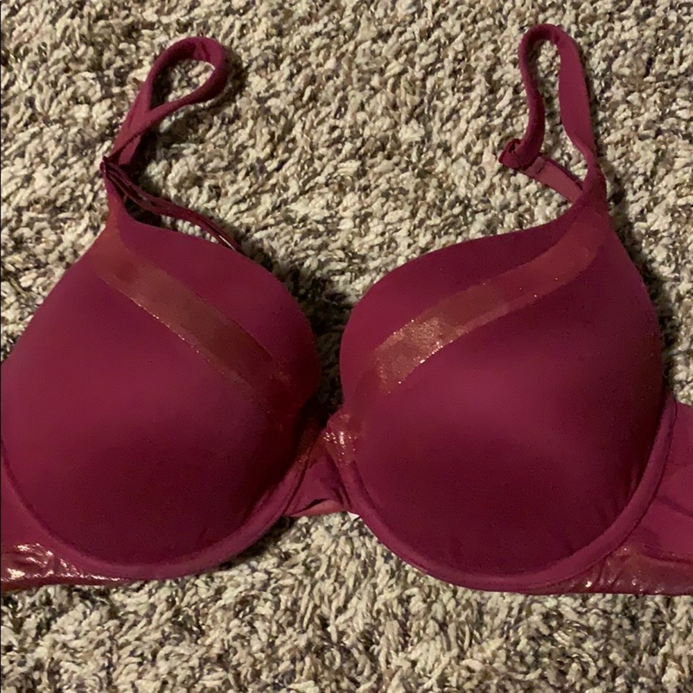 Red Victoria’s Secret bra